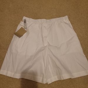 Wilfred Breeze Shorts 7" in White (M)